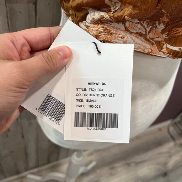 New! Milkwhite Revolve Cropped Open Back Top Burnt Orange Floral Womens Small - Picture 5 of 10